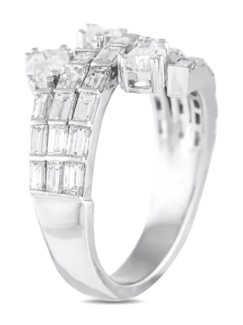LB Exclusive 18K white gold diamond ring