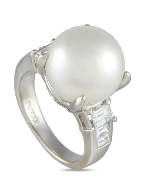 LB Exclusive anillo en platino con diamantes y perla