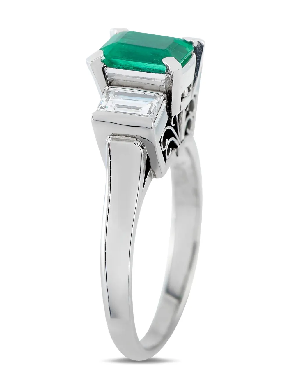 emerald and diamond ring