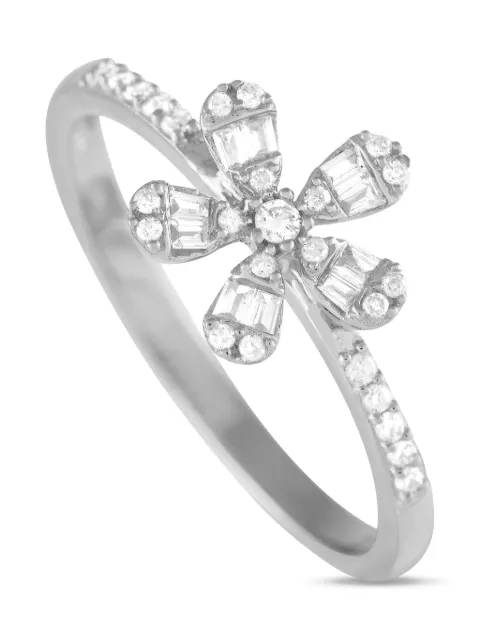 LB Exclusive 14K white gold Flower diamond ring