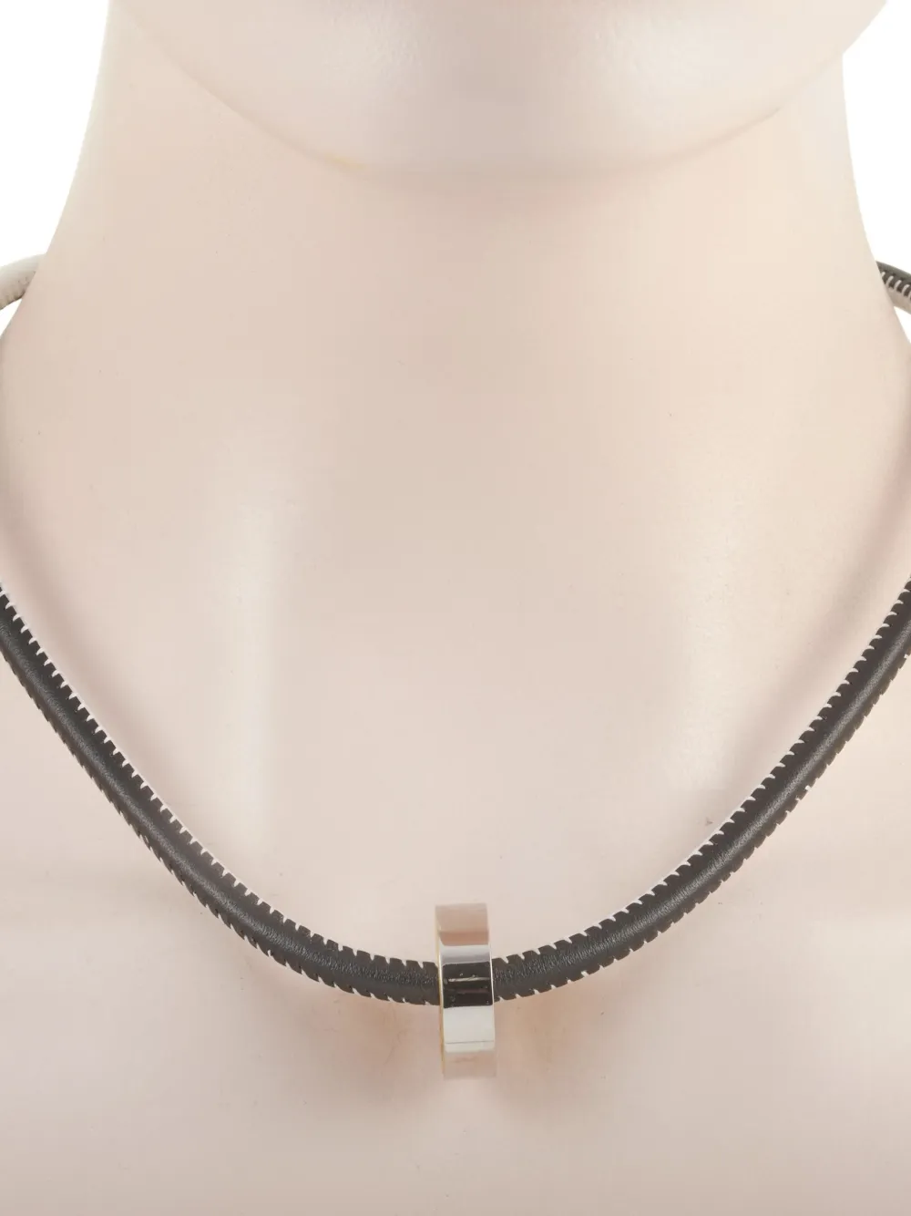 Calvin Klein Vintage logo-engraved necklace | Image 2