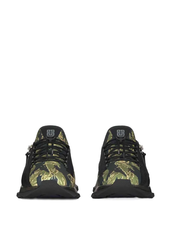 【関税&送料込】Givenchy Sneaker Spectre With Camouflage Pri Givenchy Spectre camo-print Sneakers | Black | FARFETCH
