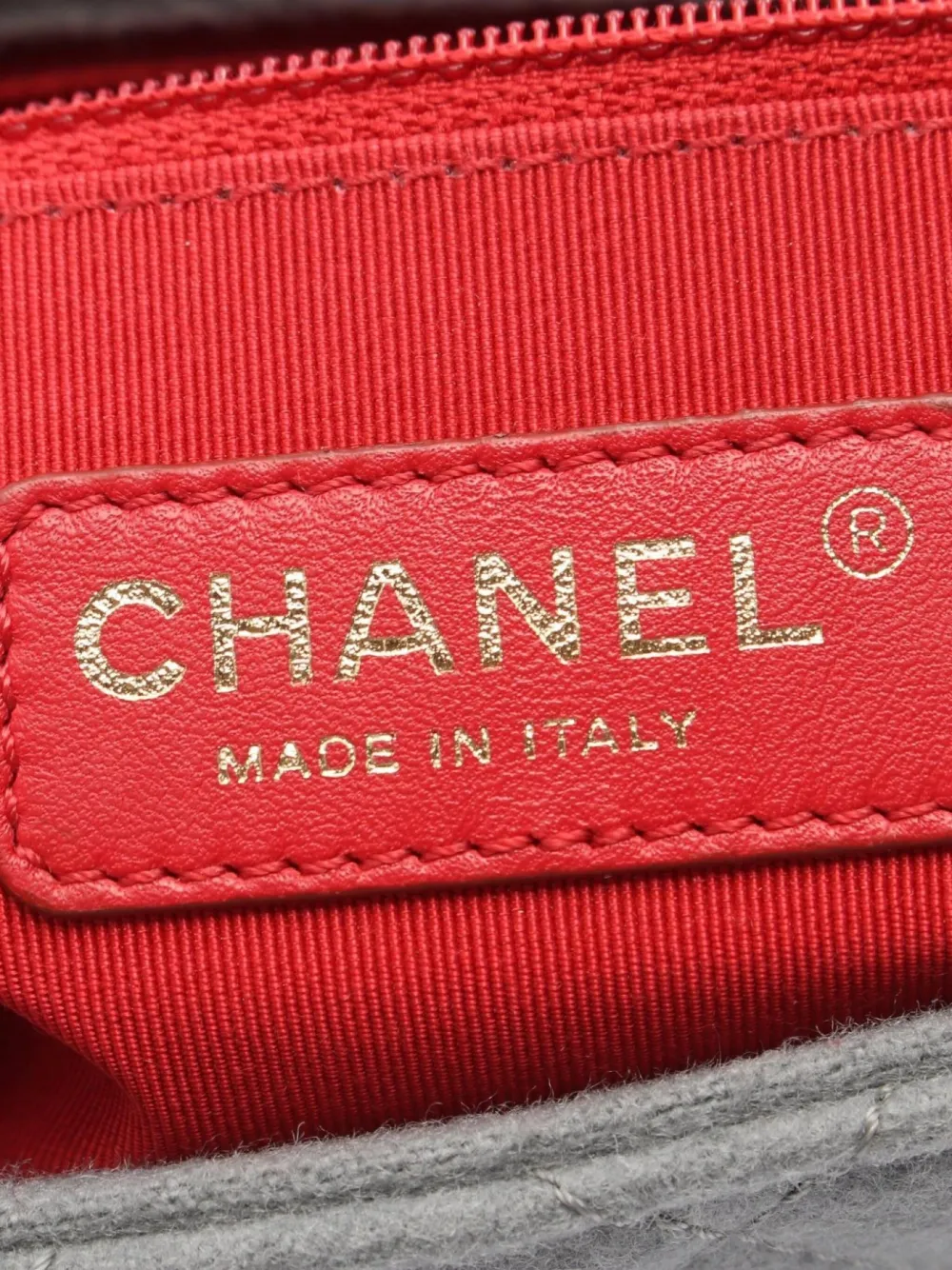 Pre-owned Chanel 2015-2016 Matelasse Shoulder Bag In Grey