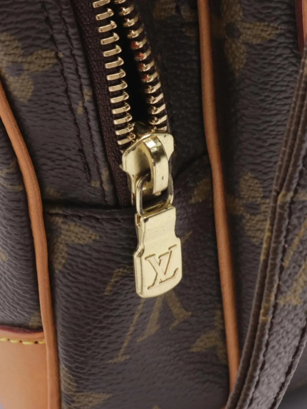 Pre-owned Louis Vuitton 2004 Amazon Shoulder Bag In Brown