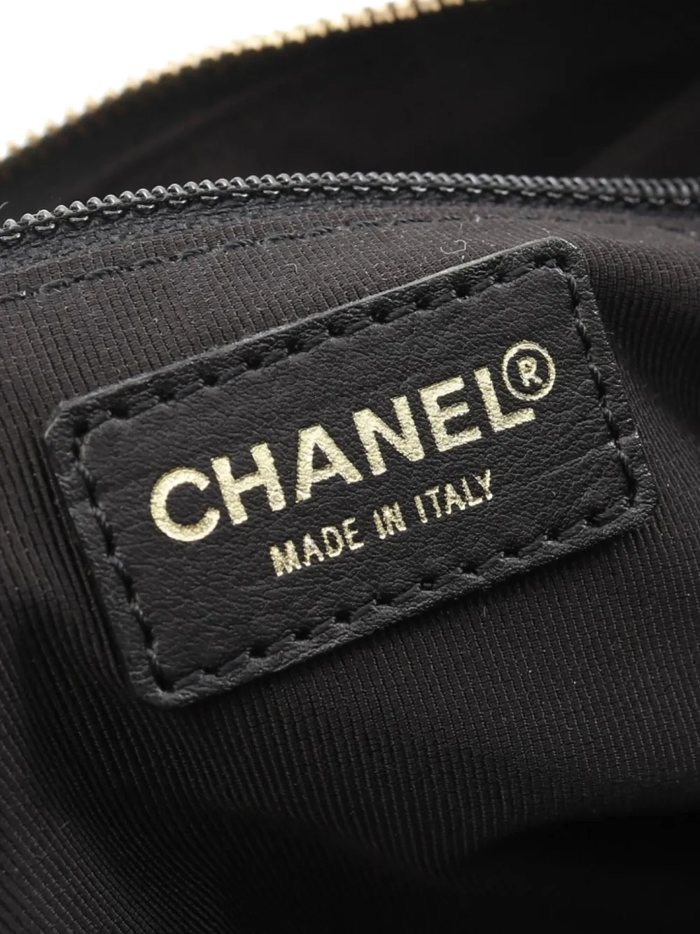 Pre-owned Chanel 2000-2002 Diamond-quilting Tote Bag In Black