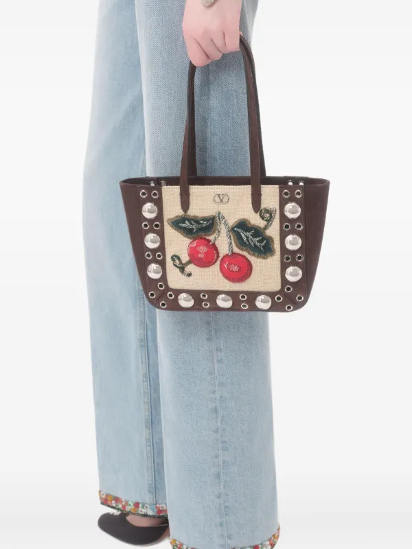 【VIP価格】VALENTINO Embroidered Nellcote Tote Bag Valentino Garavani Nellcote tote bag embroidered studs | The