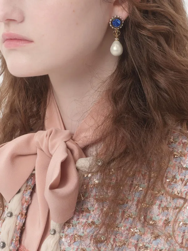 Valentino Garavani Vロゴ シグネチャー ピアス | ホワイト