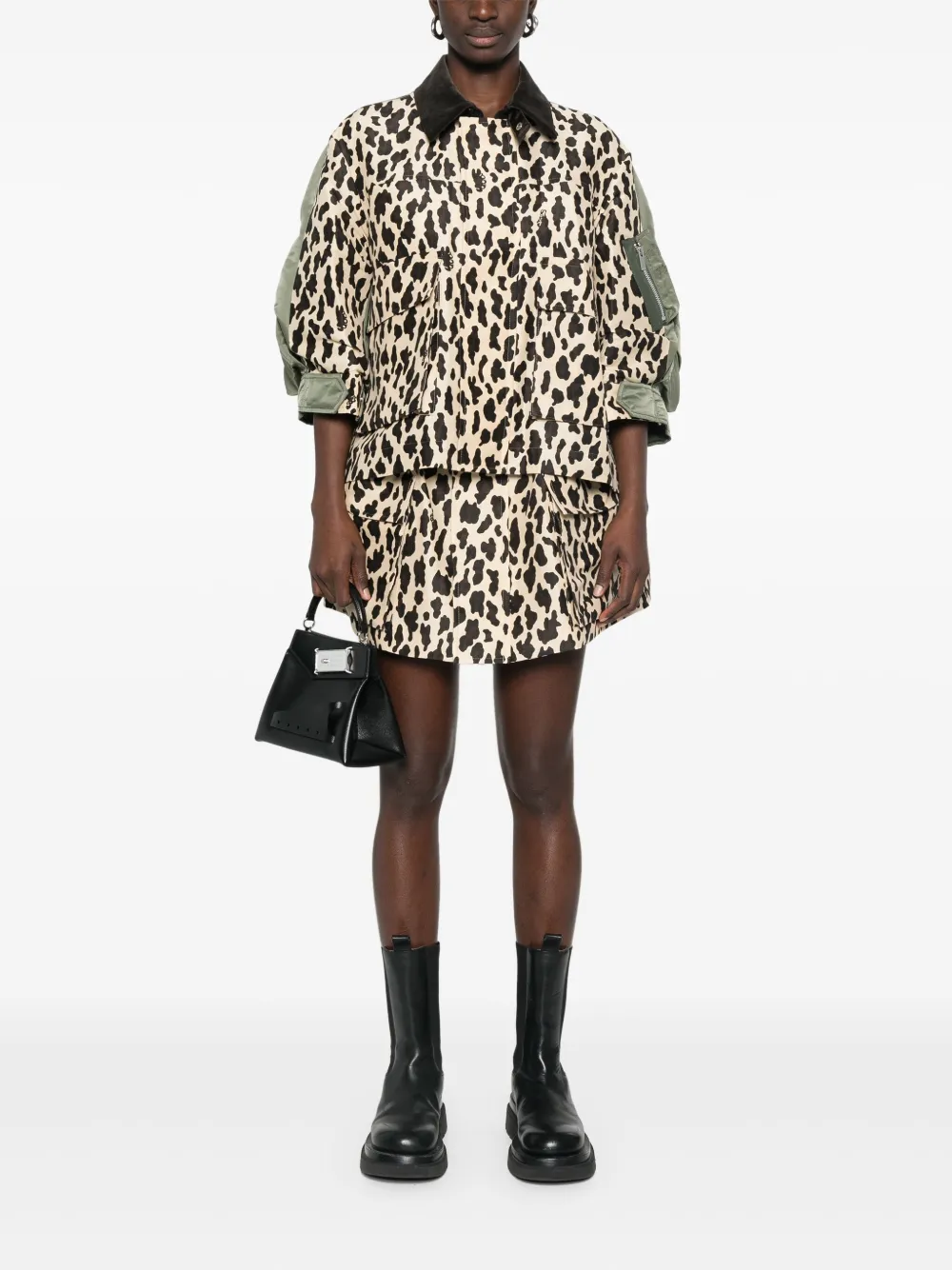 sacai Shorts met luipaardprint Beige