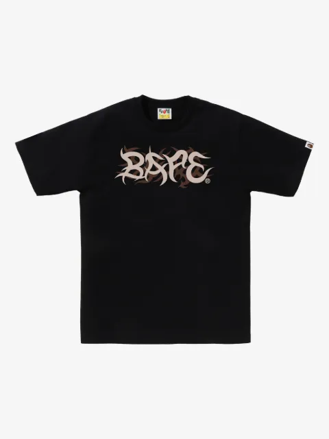 A BATHING APE® playera Camo con logo estampado