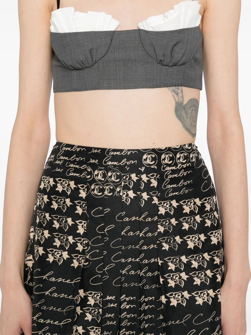 Pre-owned Chanel 2006 Graphic-print Skirt In Black