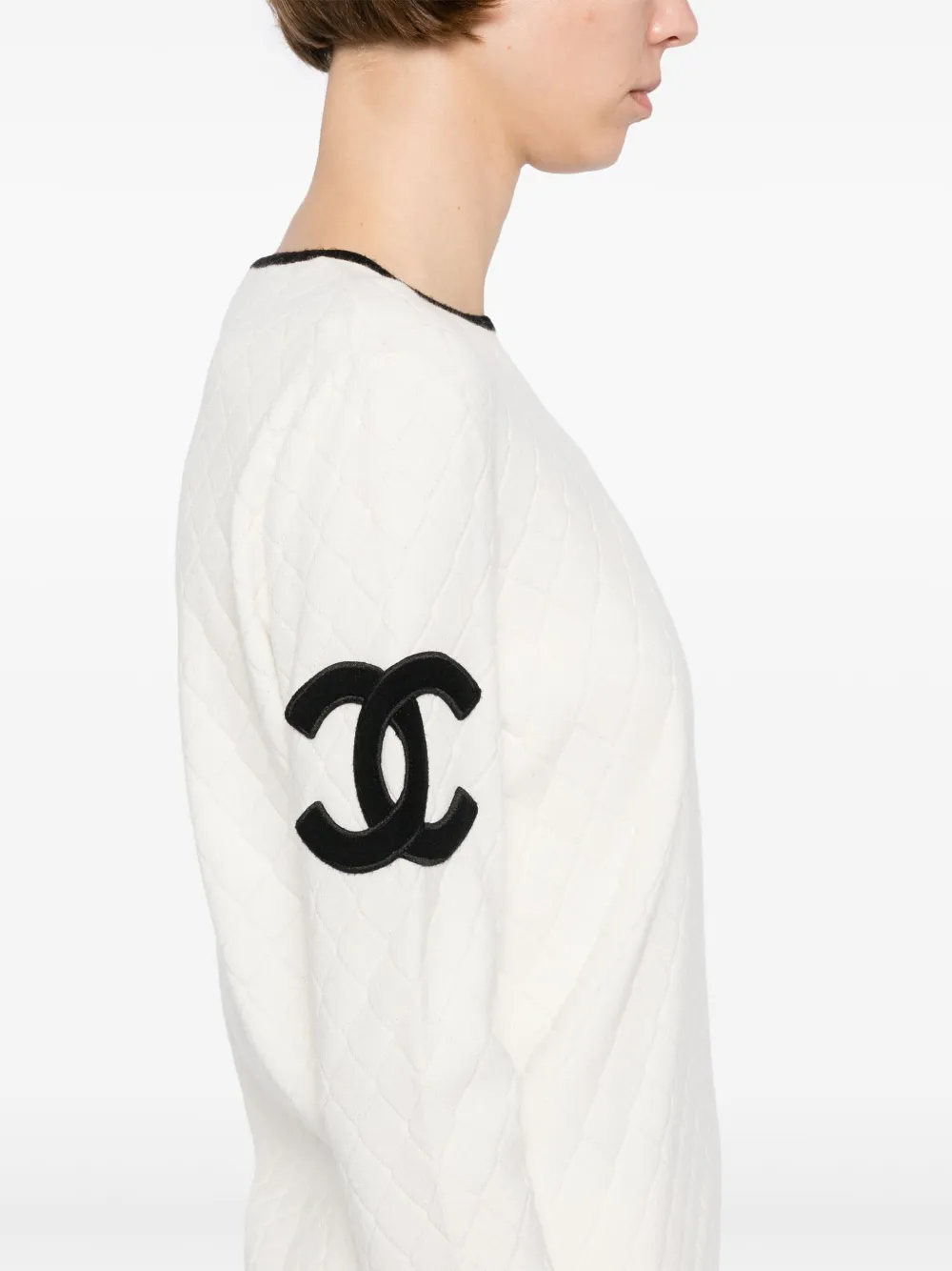 Pre-owned Chanel 2005 Cambon Ligue Top In White