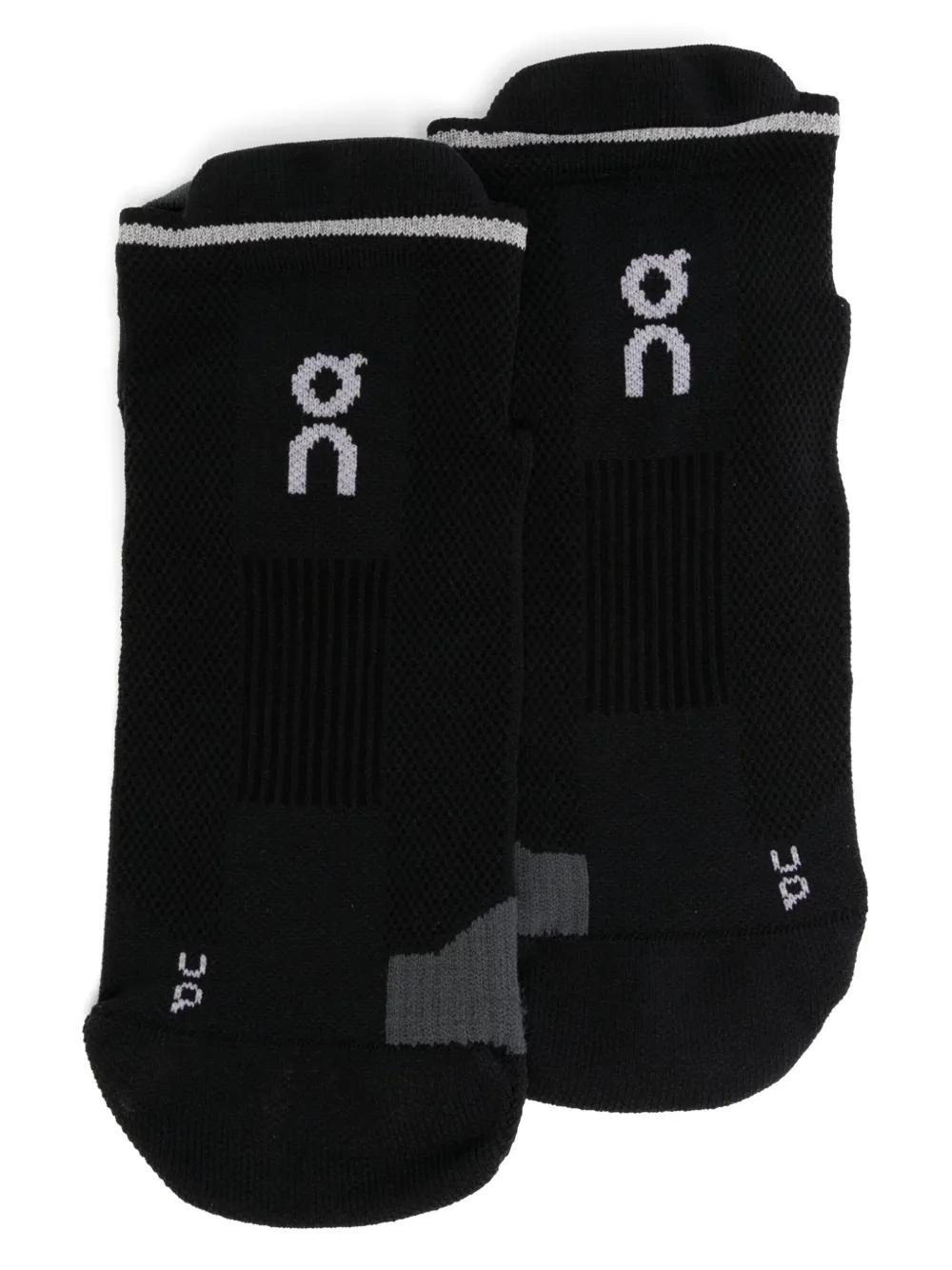 On Running low performance run socks | Black | Image 1