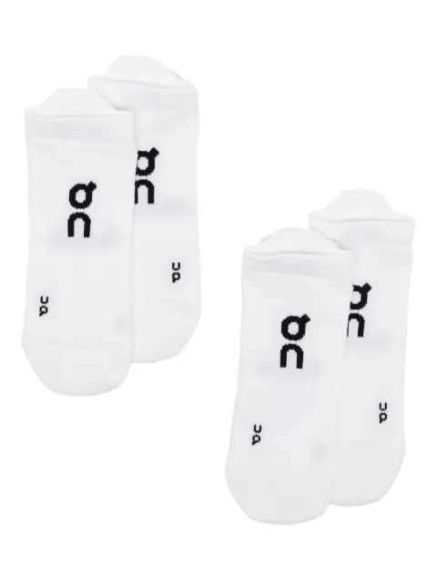 On  core run socks (set of two)