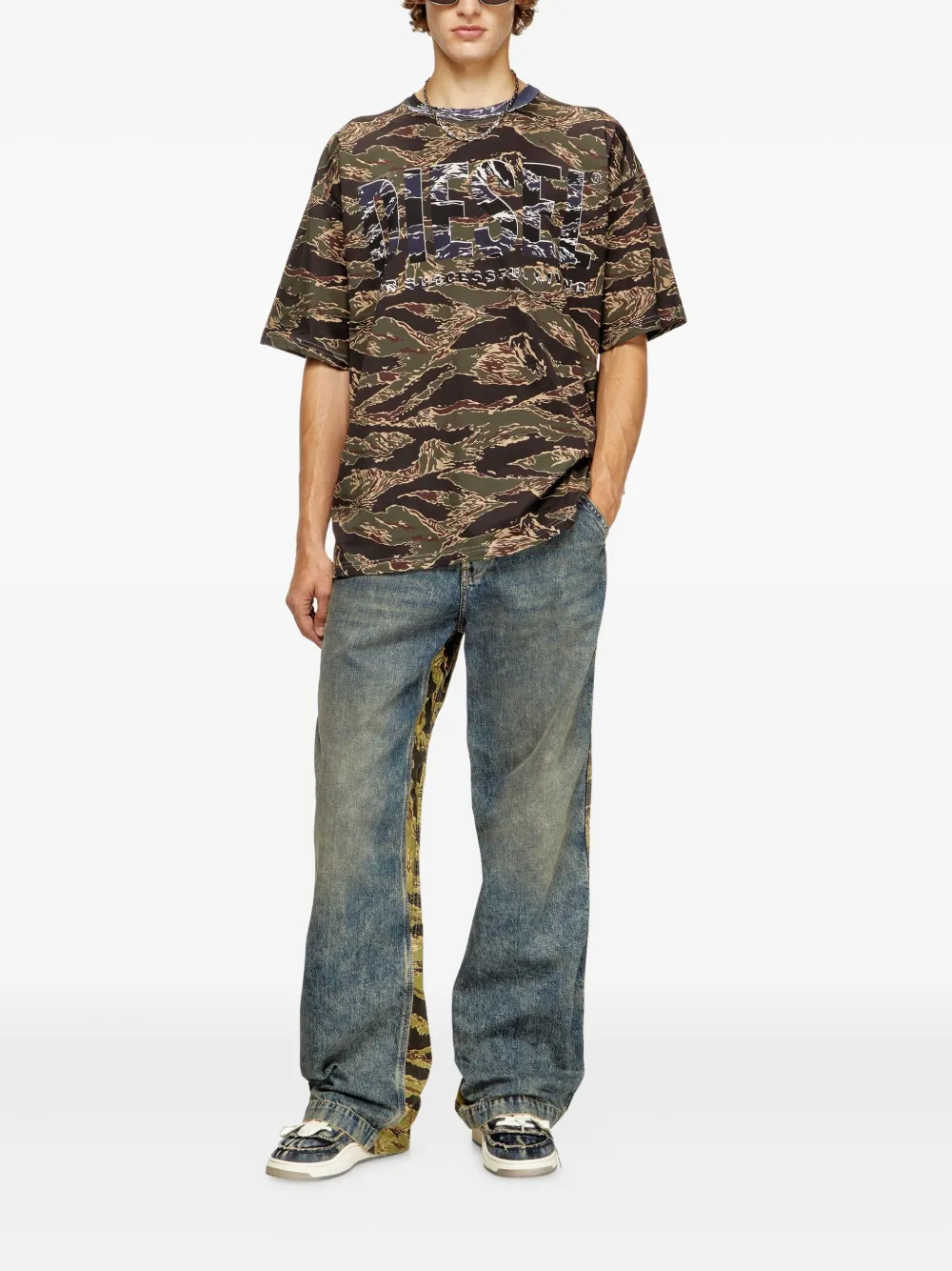 Diesel T-BOXT-T22 T-shirt met tijgerstreep en logo Groen