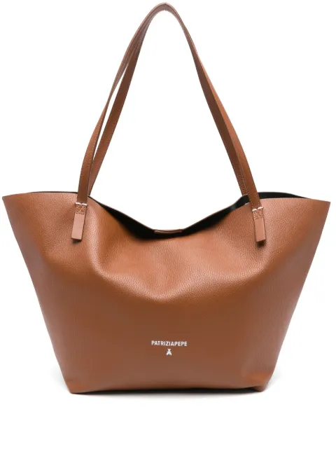 Patrizia Pepe tote con efecto martillado