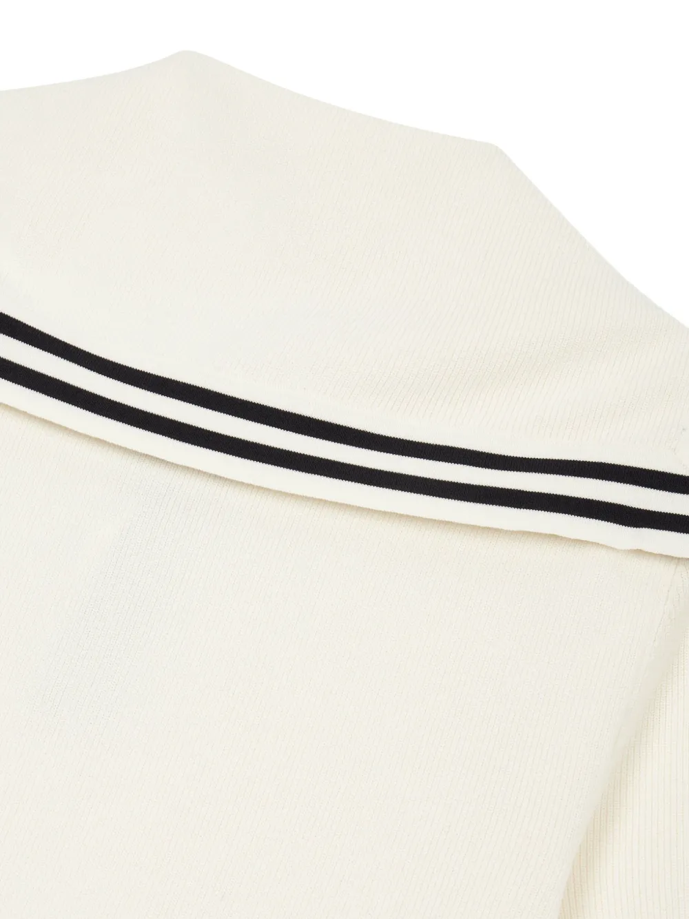 STUDIO TOMBOY Gebreide top met korte mouwen en matrozenkraag Wit