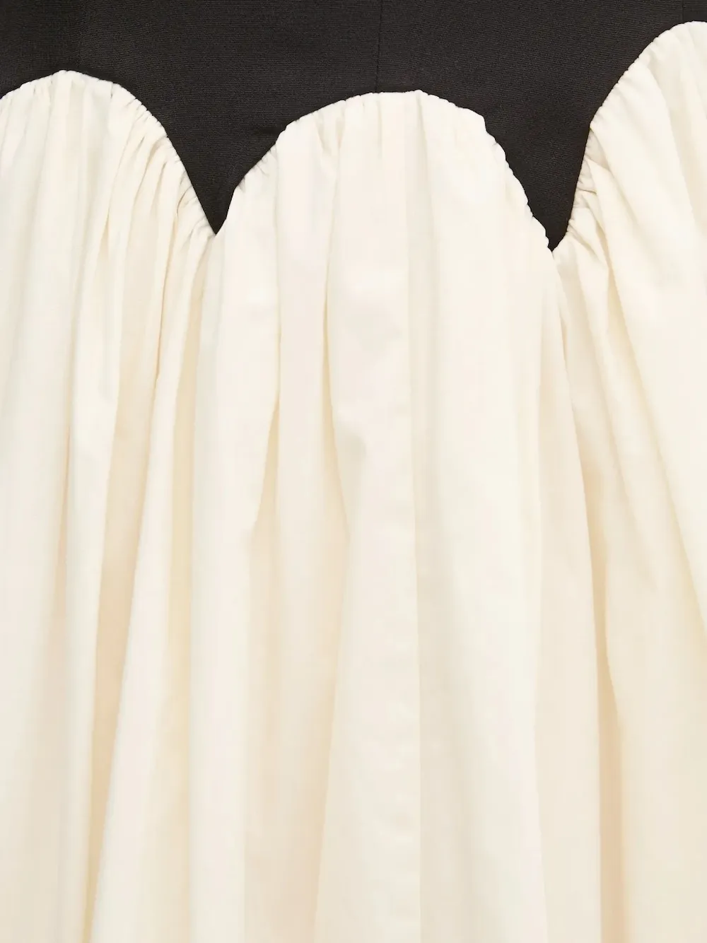 NEVER FULLY DRESSED scalloped-hem mini dress Zwart