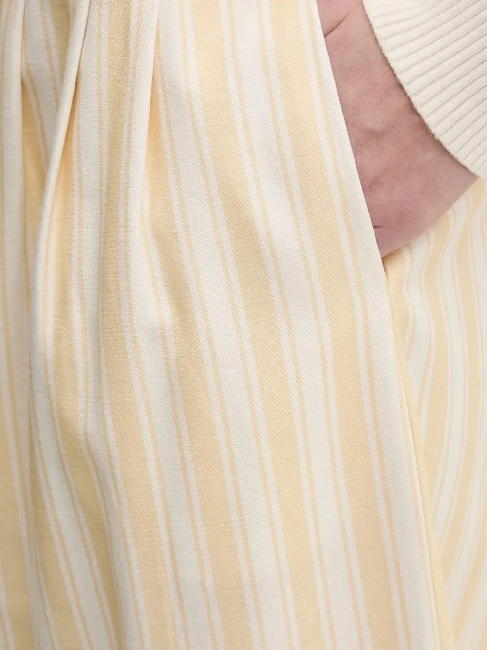 NEVER FULLY DRESSED Gestreepte plooibroek Geel