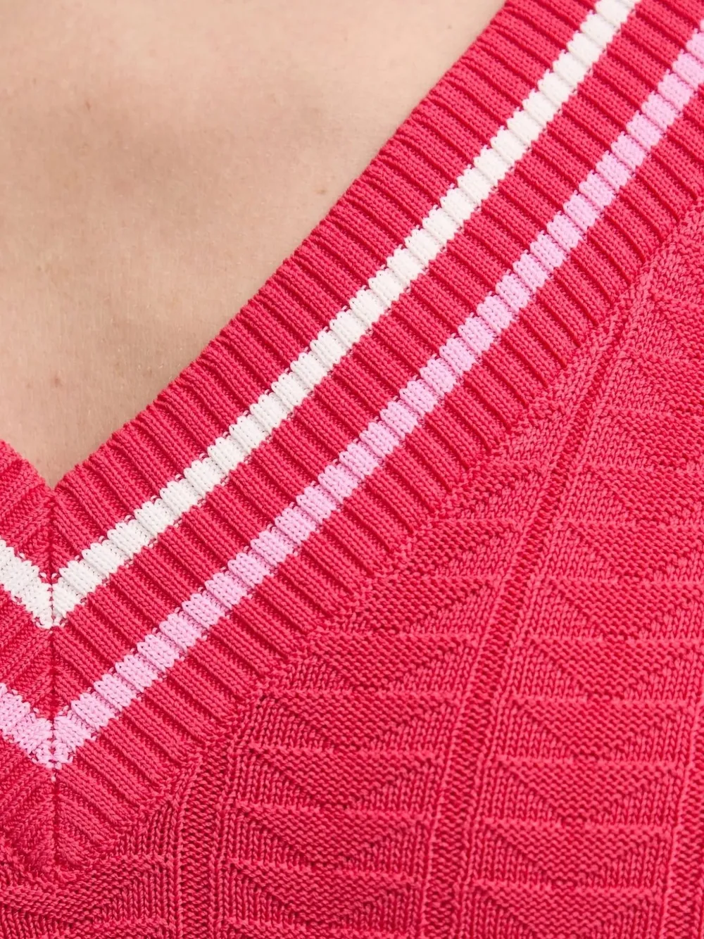 Liu •jo V-neck Ribbed Sweater In Pink