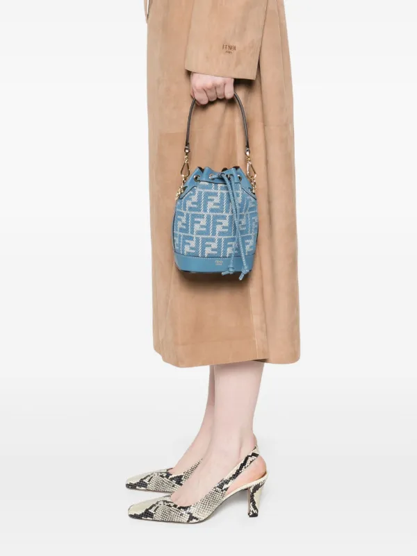 FENDI モン トレゾール バケットバッグ | ブルー | FARFETCH JP
