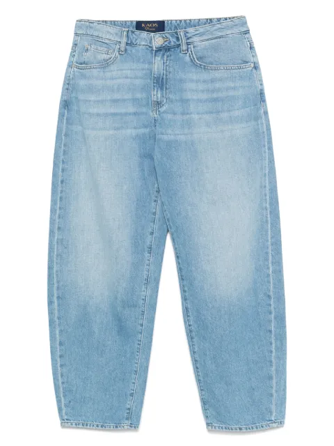 kaos jeans con placa del logo