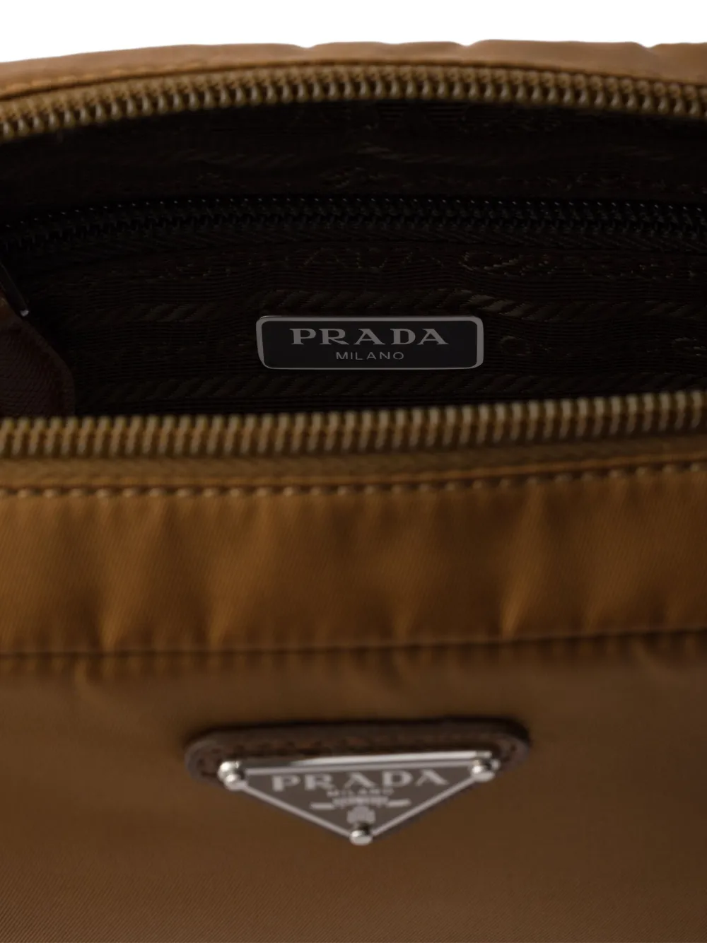 Prada Re-Nylon buidel met rits Bruin