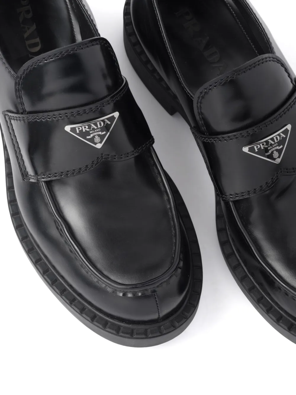 Prada チョコレート ブラッシュドレザーローファー | ブラック
