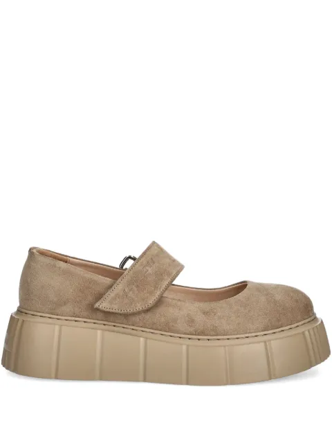 Inuikii flats Matilda M.J