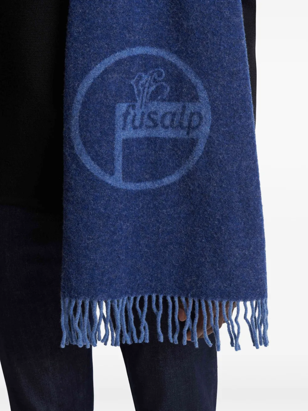 Fusalp logo-jacquard scarf | Men | Image 2