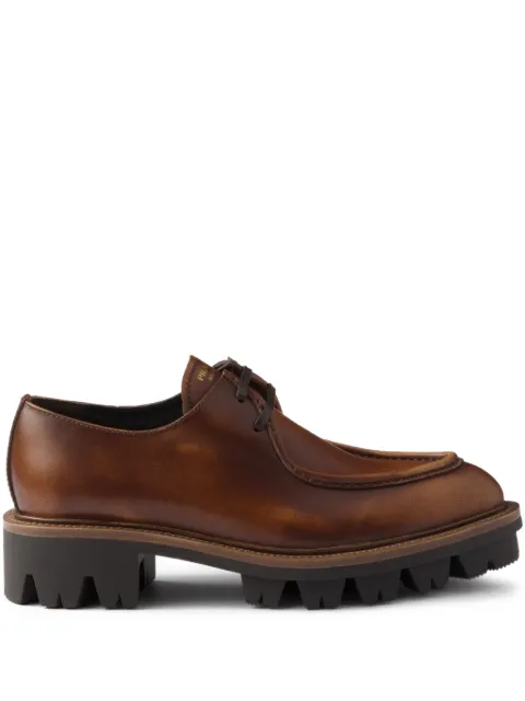Prada zapatos oxford con agujetas