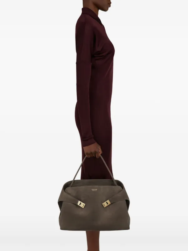 【FERRAGAMO】関税込☆Hug スエード ハンドバッグ ブラウン Ferragamo Hug スエード ハンドバッグ | ブラウン | FARFETCH JP