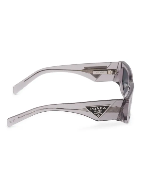 Prada Eyewear ロゴ サングラス | グレー | FARFETCH JP Prada Eyewear ロゴ サングラス | グレー | FARFETCH JP