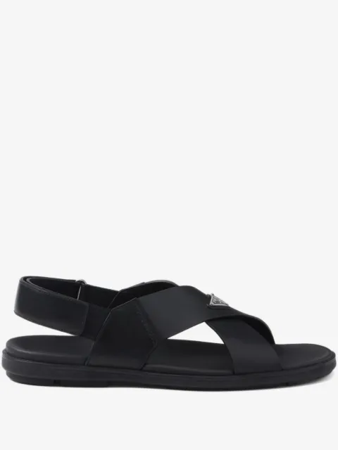 Prada sandaler med krydsende remme