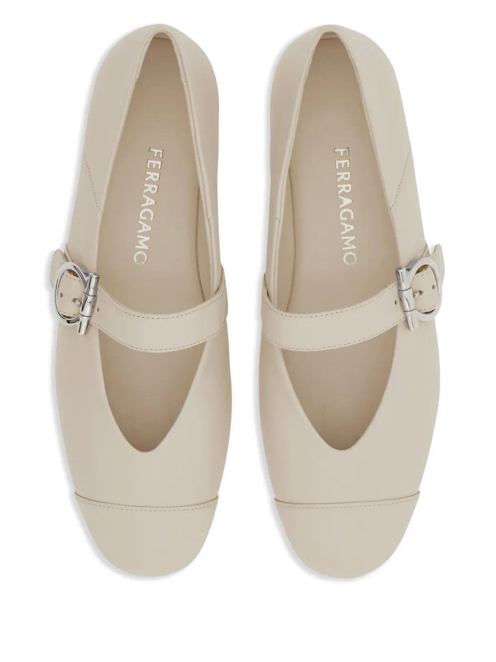 Ferragamo Ballerina's met gespdetail Beige