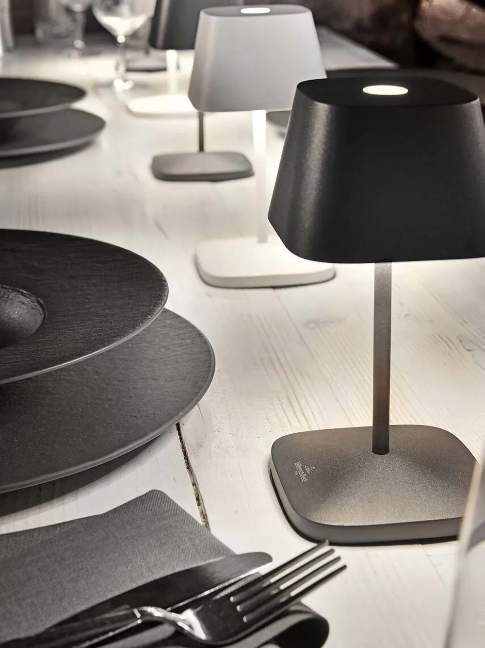 Villeroy & Boch Neapel 2.0 Table Lamp In Black