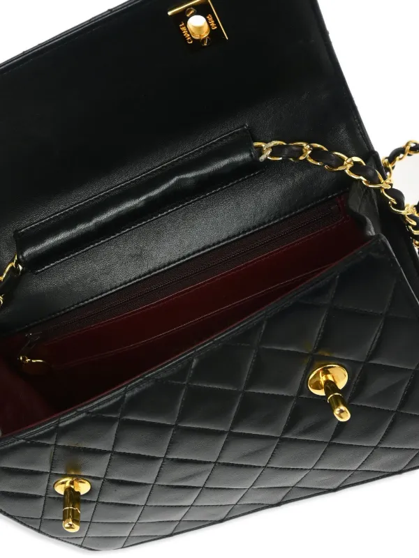 CHANEL Pre-Owned 1990 Double Turn-Lock Handbag | Black | FARFETCH CA CHANEL Pre-Owned 1990 Double Turn-Lock Handbag | Black | FARFETCH CA