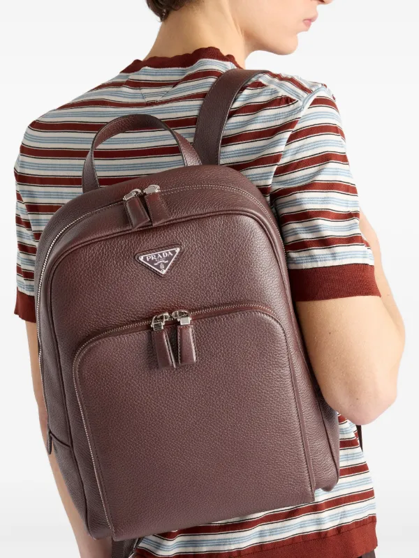 プラダ　ブラウンレザーバックパック Prada レザーバックパック | ブラウン | FARFETCH JP