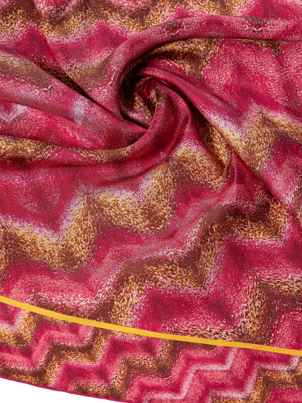 Shop Missoni Zigzag-patterned Scarf In Pink