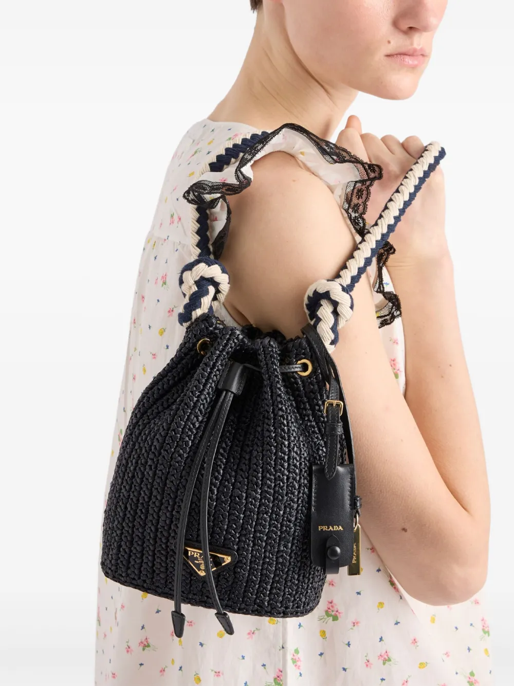 Prada Geweven bucket-tas met trekkoord Zwart