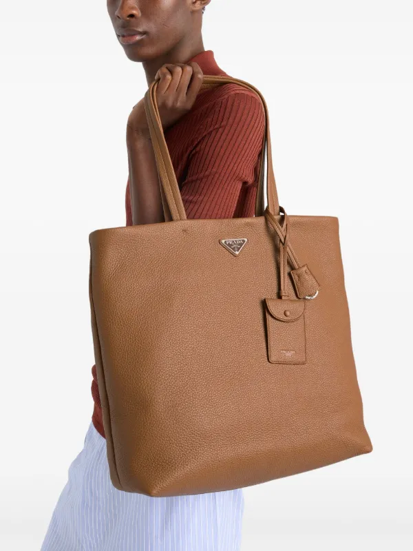 Prada logo-plaque Tote Bag | Brown | FARFETCH