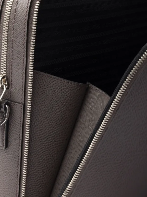 PRADA サフィアーノ ビジネスバッグ　ダークグレー Prada Saffiano Leather Briefcase | Grey | FARFETCH BN