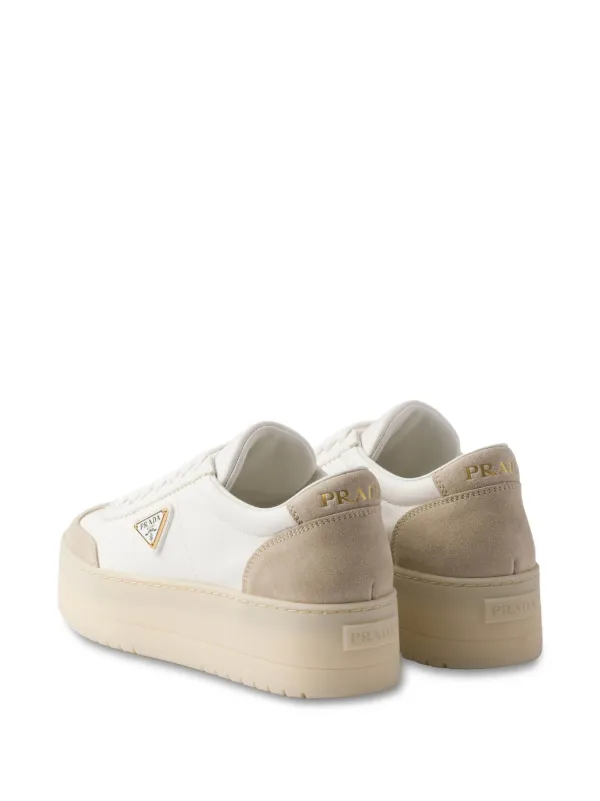 【直営店】PRADA スエードカーフスキンスニーカー Prada Downtown Platform Sneakers | White | FARFETCH