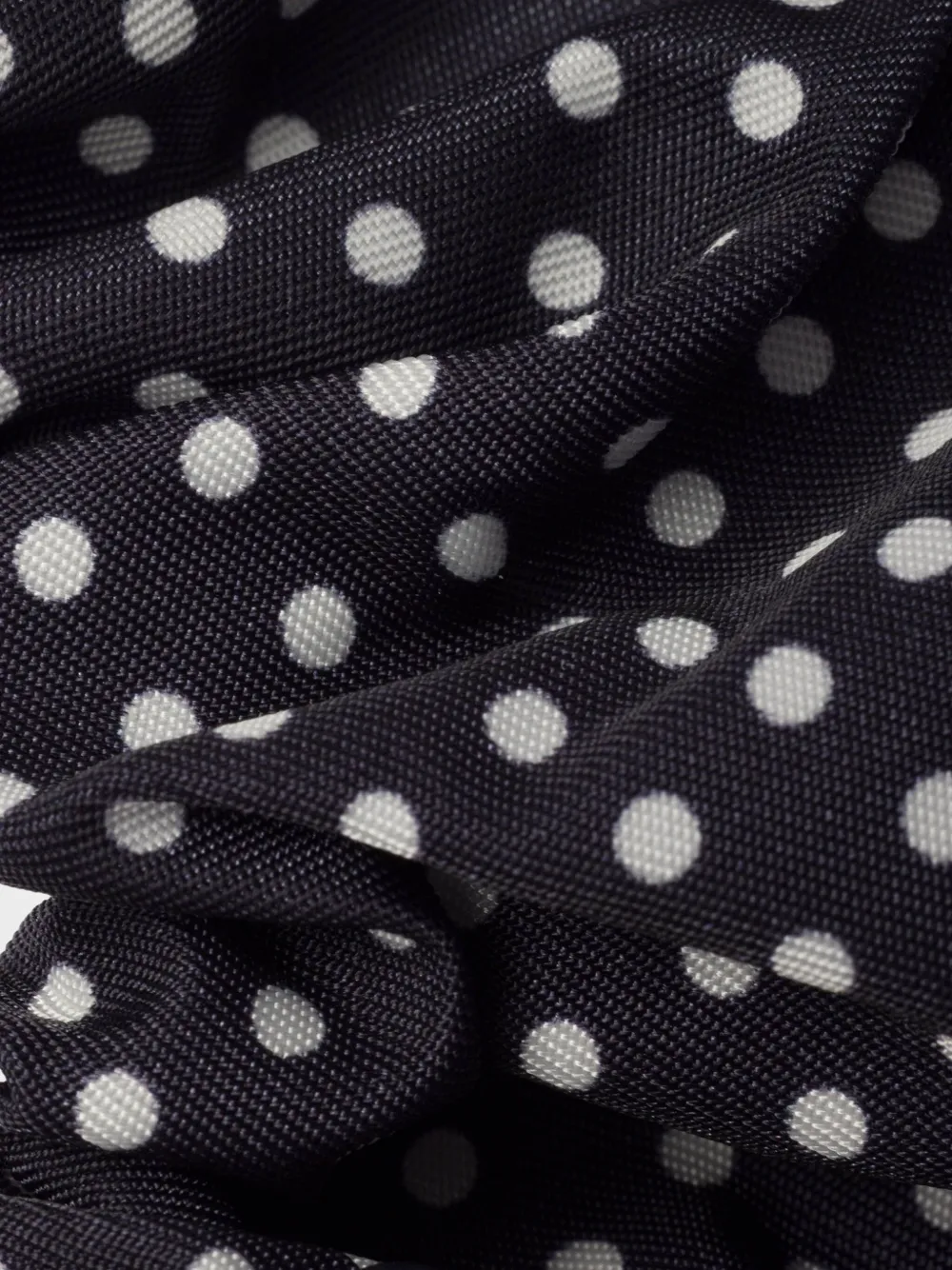 Prada dona con estampado de lunares | Image 2