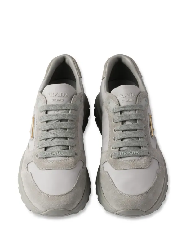 ◆PRADA◆ Prax 2.0 レースアップ スニーカー グレー Prada Prax 2.0 suede-detail Sneakers | Grey | FARFETCH
