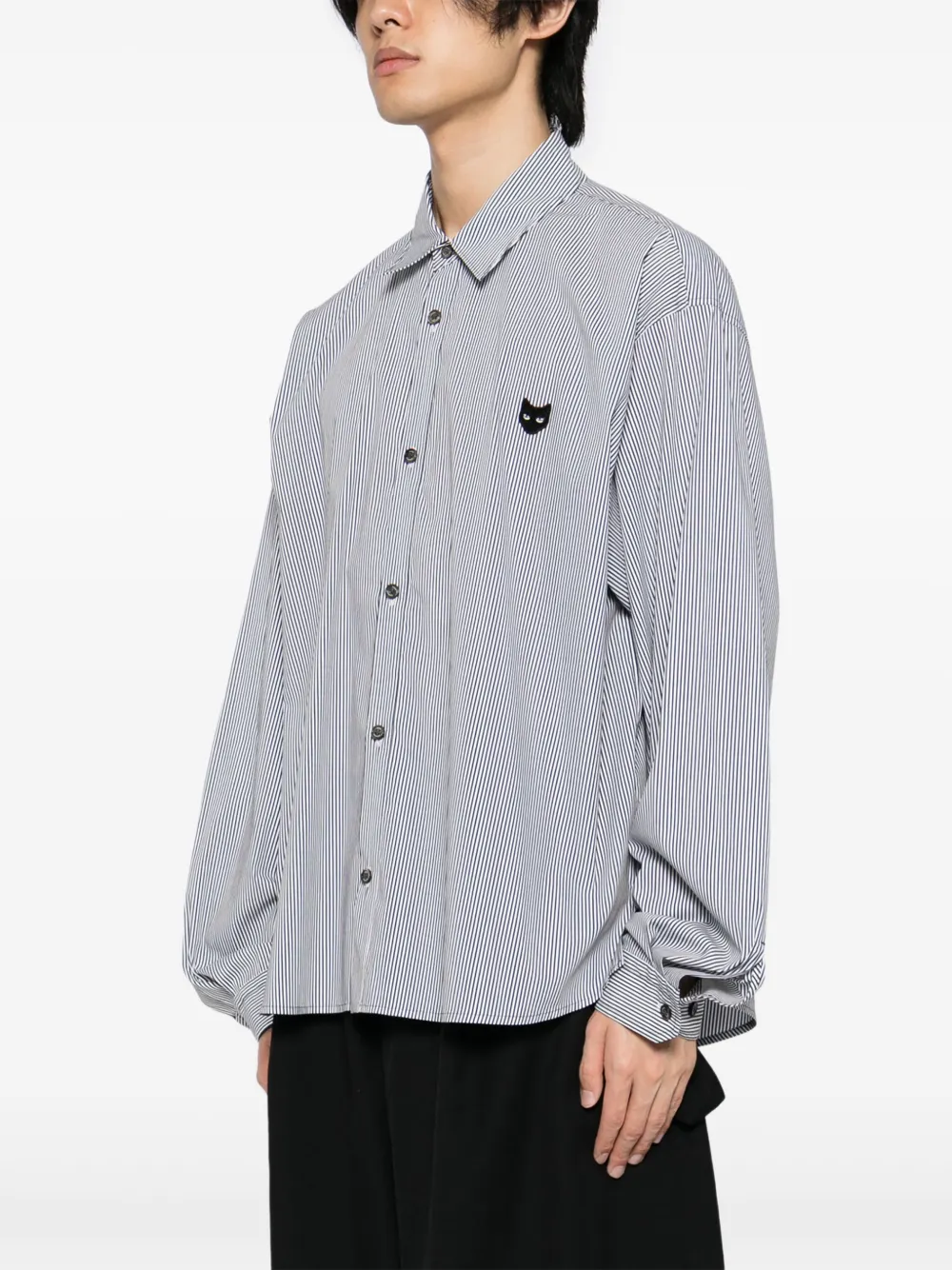 ZZERO BY SONGZIO Cropped overhemd met gewelfde afwerking Wit