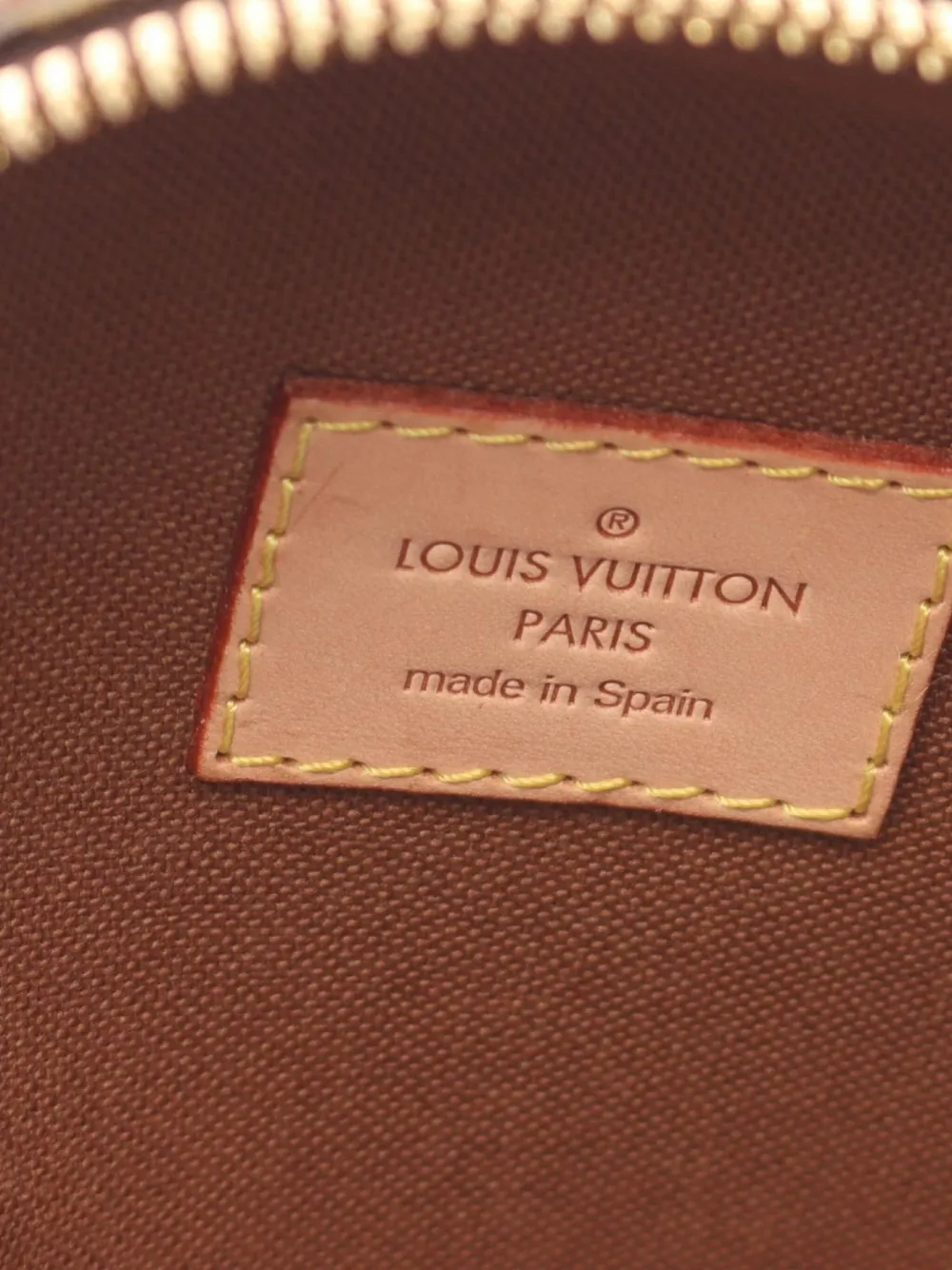 Pre-owned Louis Vuitton 2010 Pochette Ganju Cross Body Bag In 褐色