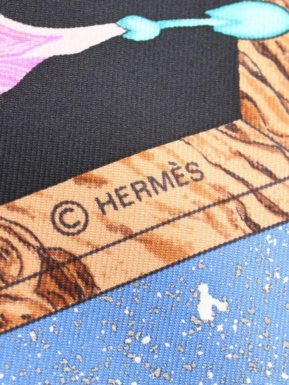 Hermès Pre-Owned mascada Carres Pierres d'Orient et d'Occident 2010 | Image 2
