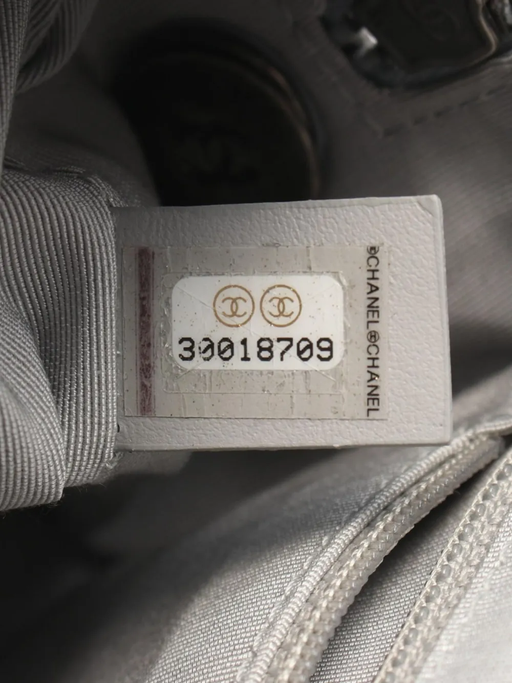 Pre-owned Chanel 2020-2021 Chain Signature Bowling Bag In Grey