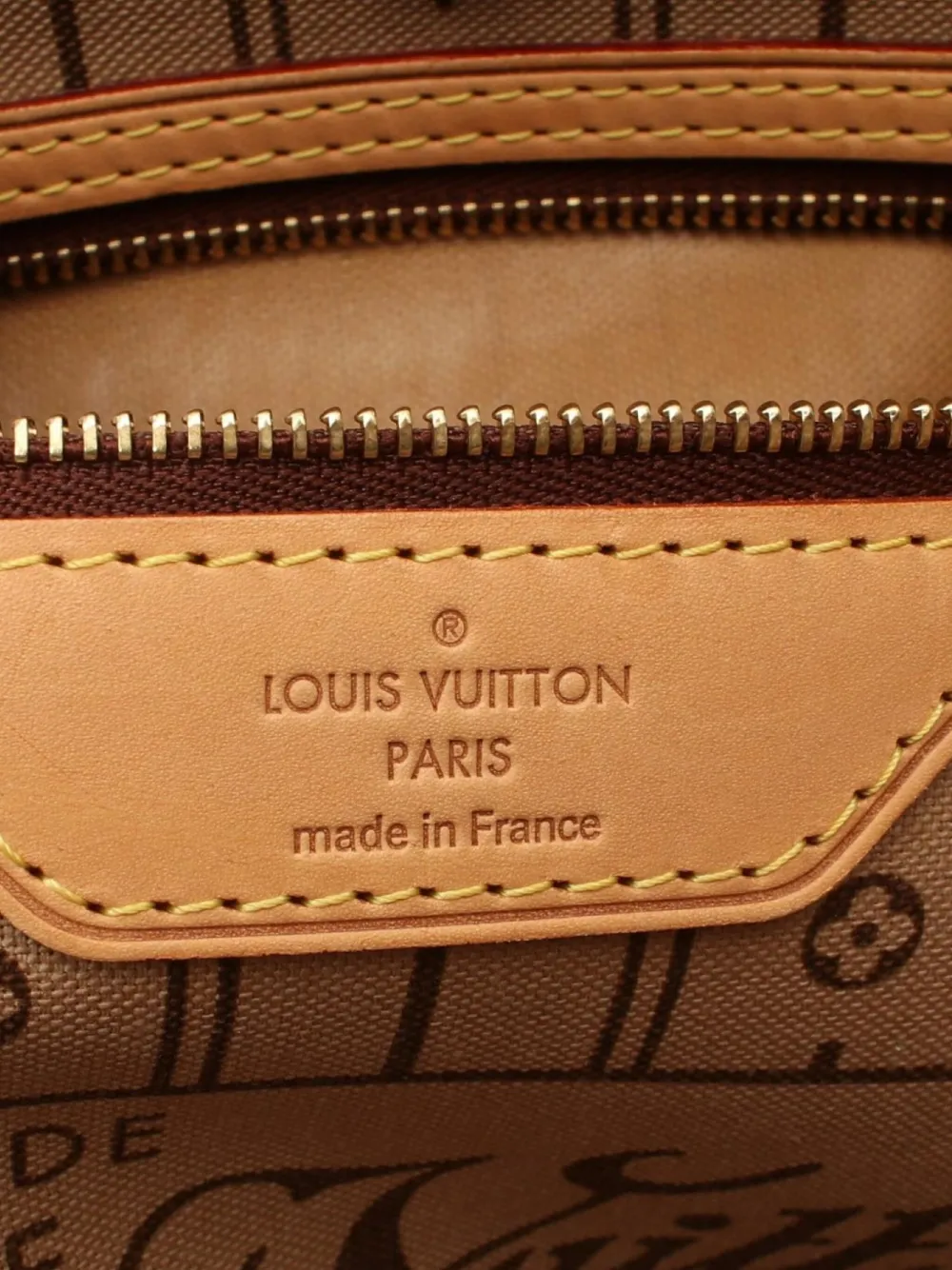 Pre-owned Louis Vuitton 2011 Neverfull Gm Handbag In Brown