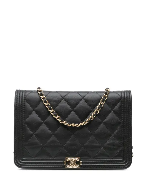 CHANEL Pre-Owned portefeuille Boy en peau d'agneau à bride en chaîne (2017-2018)